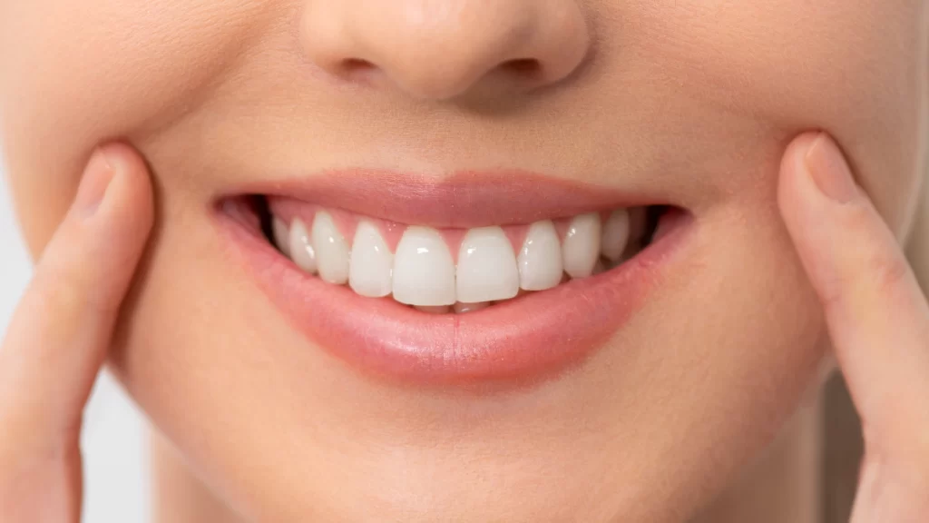 7a-Etapa-do-Implante-Dentario-Colocacao-da-Coroa-ou-Protese-Final_dralexandre-voltolin.webp